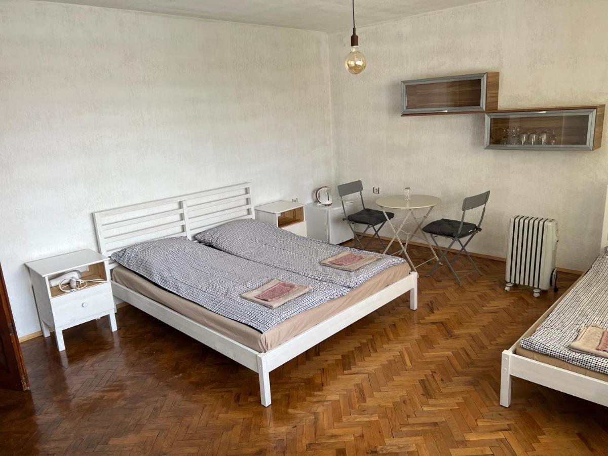 White Guest House 2 Karlovo Bagian luar foto