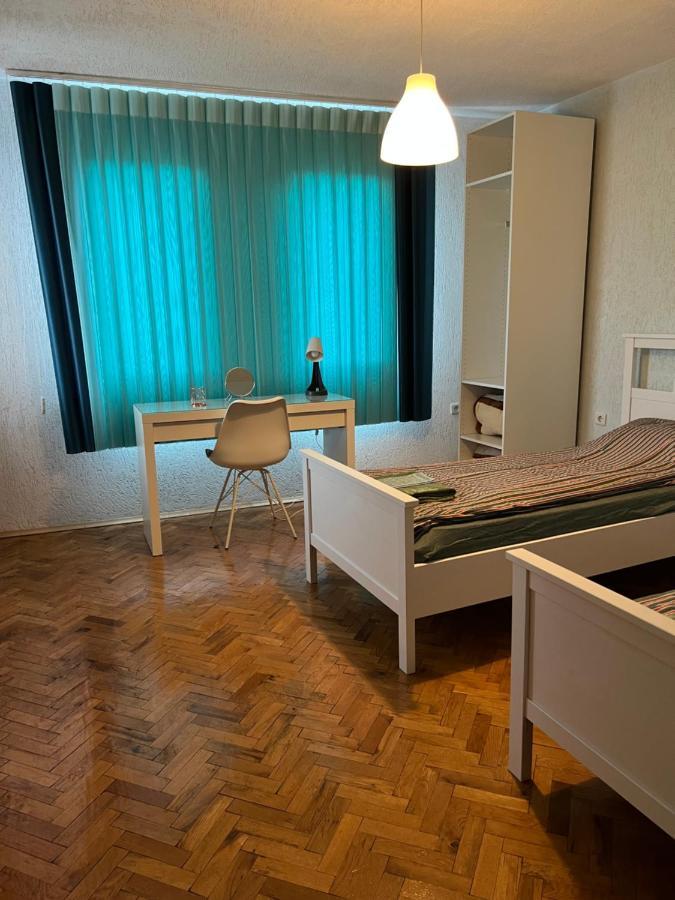 White Guest House 2 Karlovo Bagian luar foto