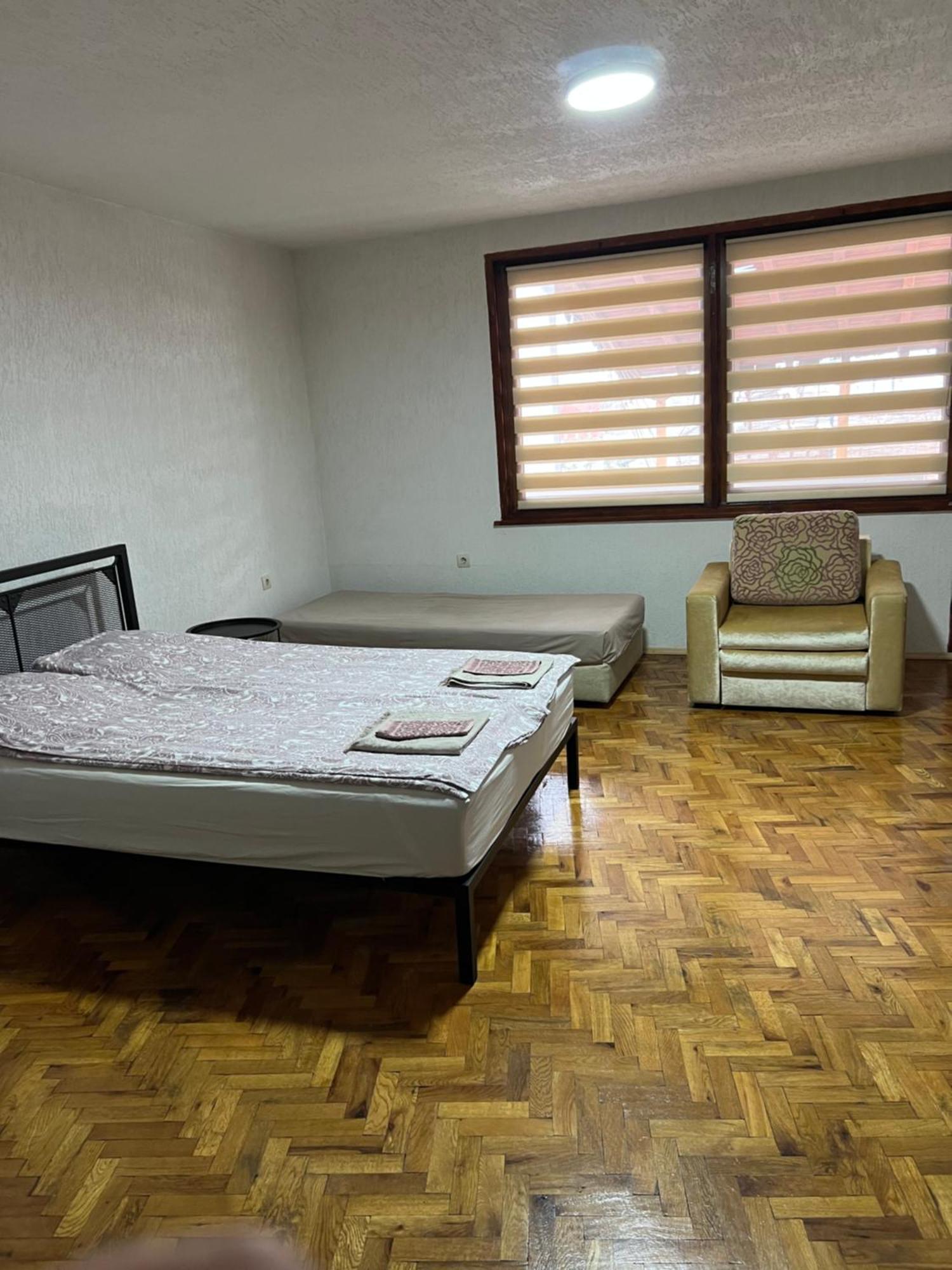 White Guest House 2 Karlovo Bagian luar foto