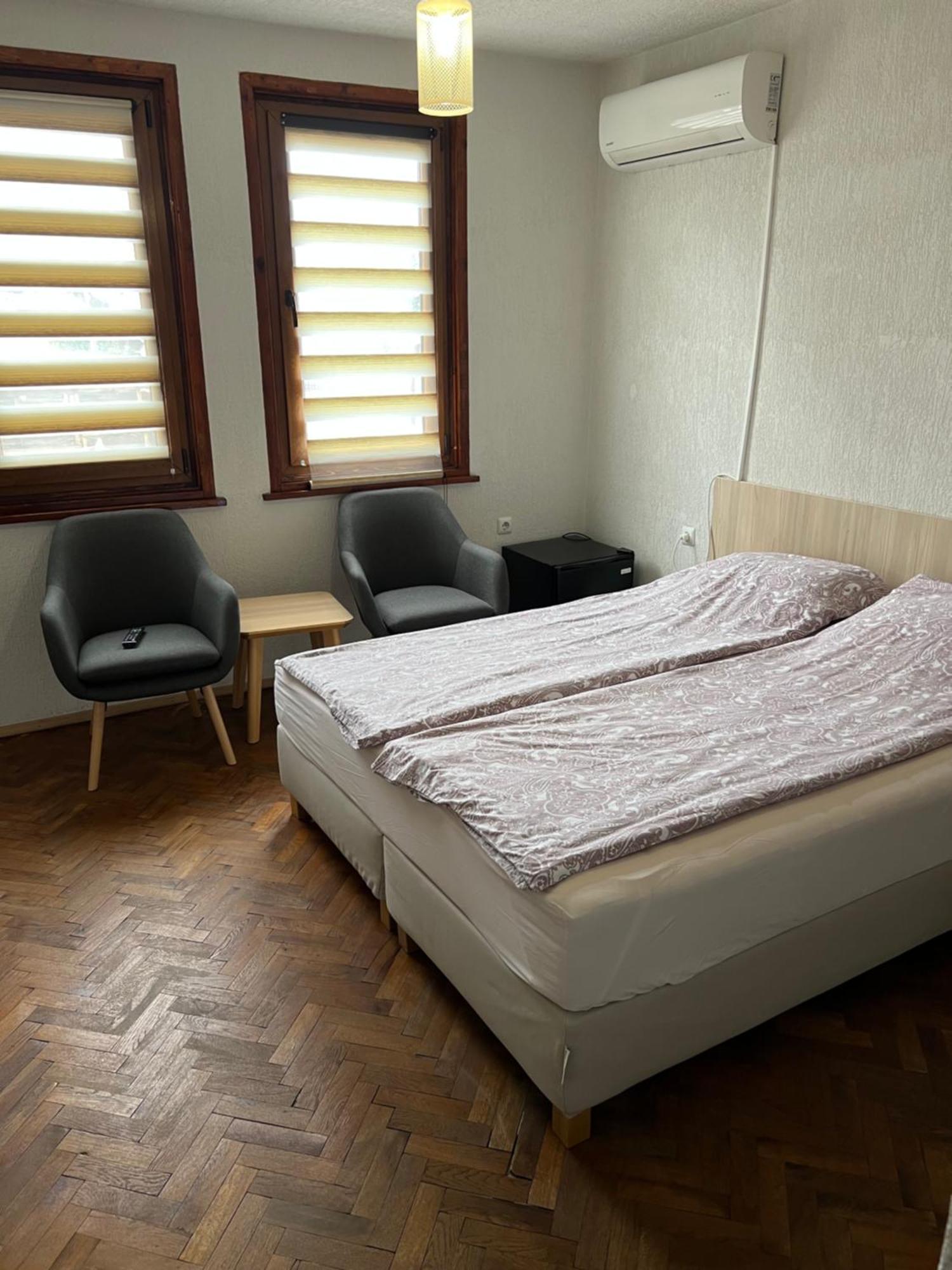 White Guest House 2 Karlovo Bagian luar foto